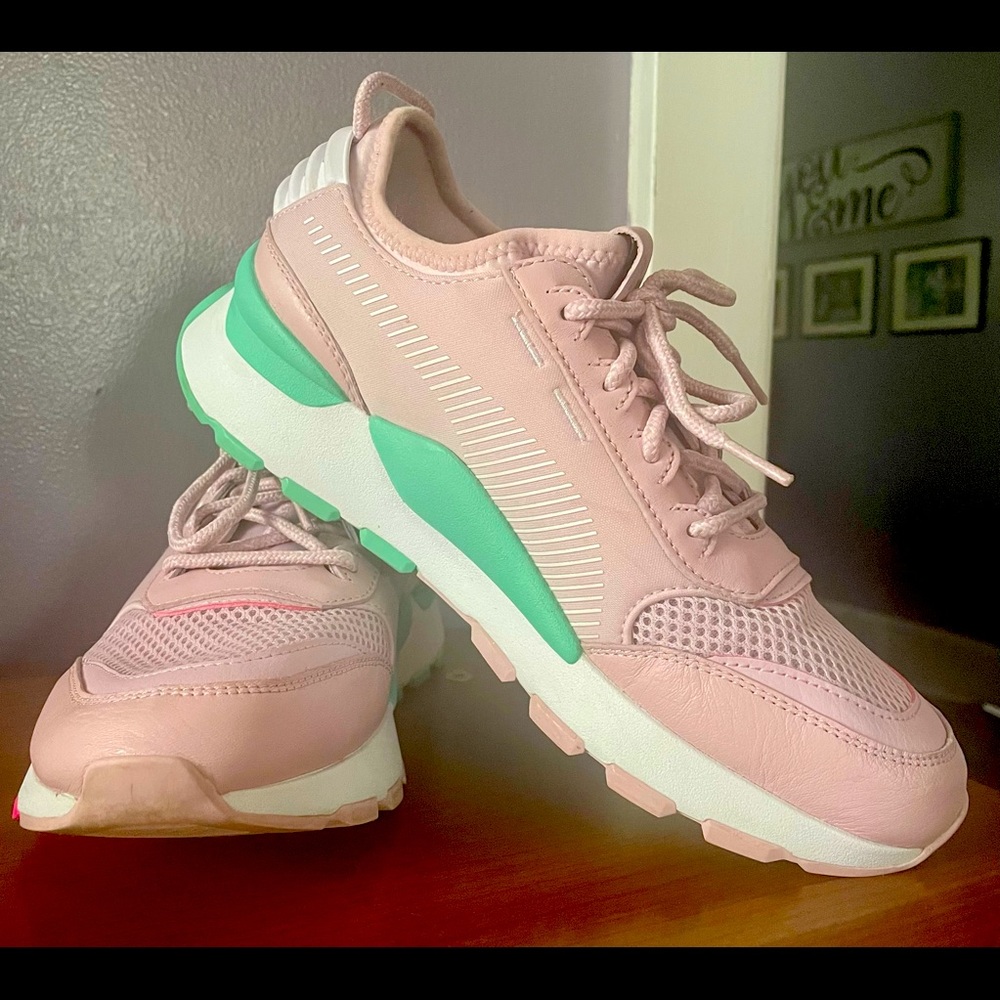 Puma sneakers, size 9